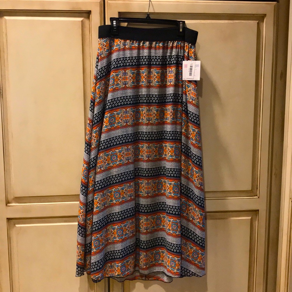 LuLaRoe Lucy Skirt XL NWT